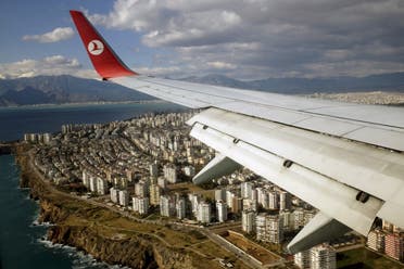 A Turkish Airlines Boeing 737-800 aircraft approaches to land at Antalya International airport in the Mediterranean resort city of Antalya, Turkey, January 8, 2016. (Reuters)