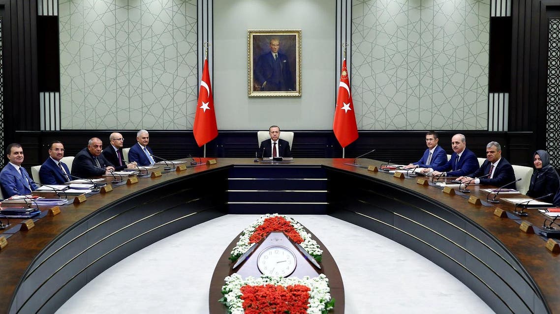 Turkish President Tayyip Erdogan (C) chairs a cabinet meeting in Ankara, Turkey, June 20, 2016. (Reuters)