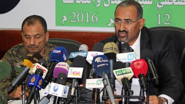 The Govenor of Aden Aidarus al-Zubaidi (R) and police chief General Shallal Ali Shayae address a joint press conference in Aden on January 12, 2016. (File photo: AFP)