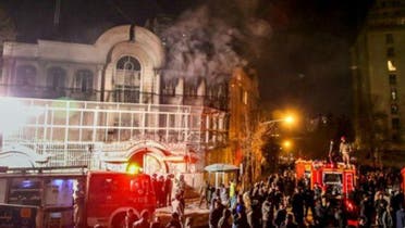 مشهد من الهجوم على سفارة السعودية في طهران