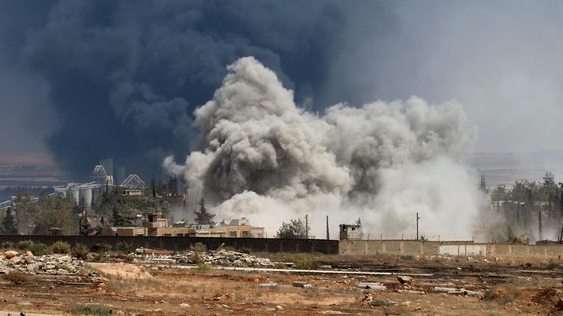 Smoke billows following air strikes by regime forces on rebel positions during intense fighting in Aleppo on August 18, 2016. AFP