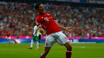 Lewandowski treble as six-goal Bayern rout Werder