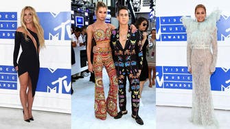 White carpet lowdown: Celebs flaunt killer style at 2016 MTV VMAs