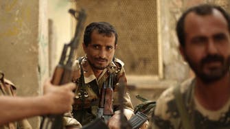 Yemeni pro-govt forces battle rebels on two fronts
