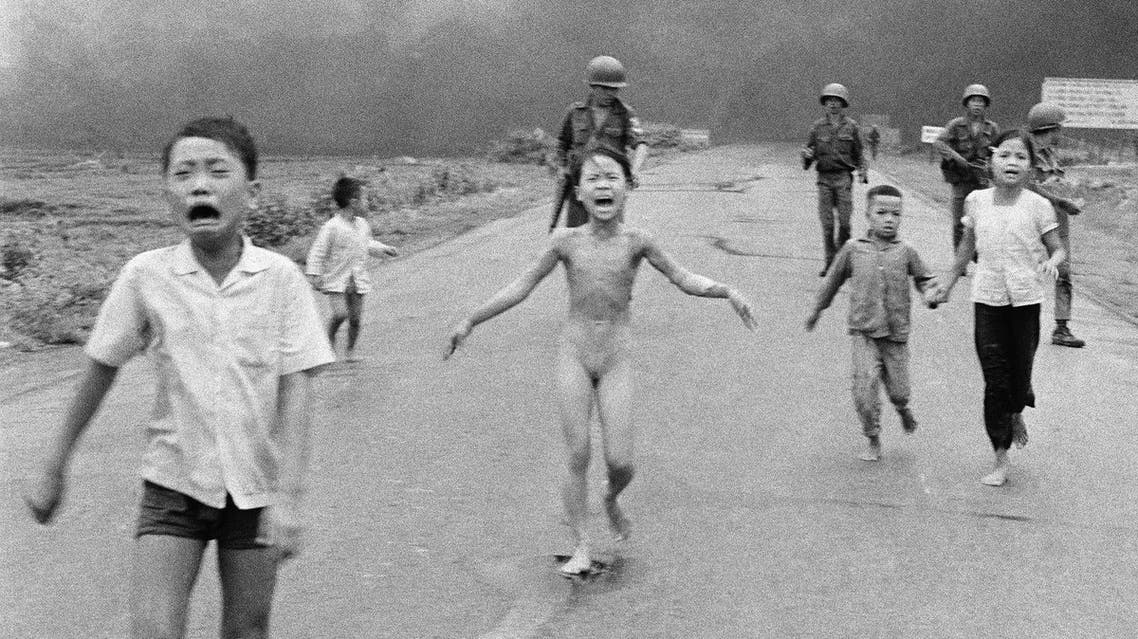 The photo Facebook banned from its pages of South Vietnamese forces follow after terrified children, including 9-year-old Kim Phuc, center, as they run down Route 1 near Trang Bang after an aerial napalm attack on suspected Viet Cong hiding places (Photo: AP/Nick Ut)