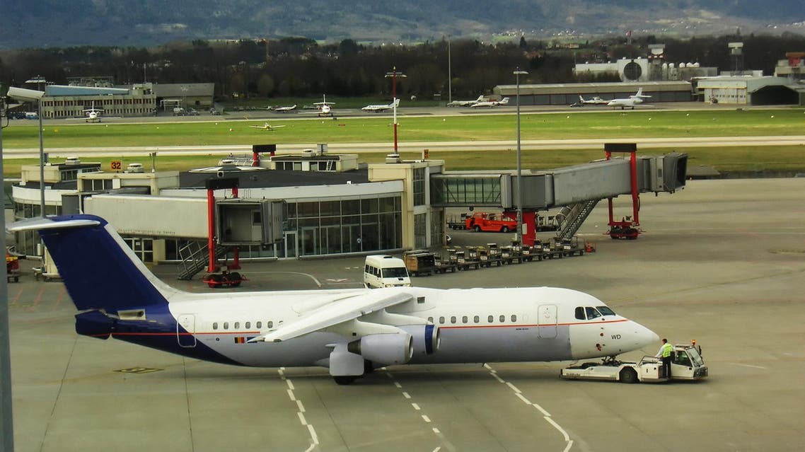طائرة في مطار جنيف آي ستوك