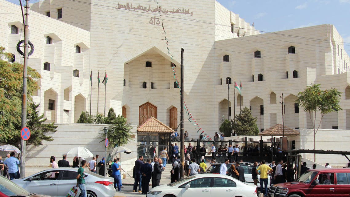 أمام قصر العدل في عمان حيث اغتيل حتر - فرانس برس