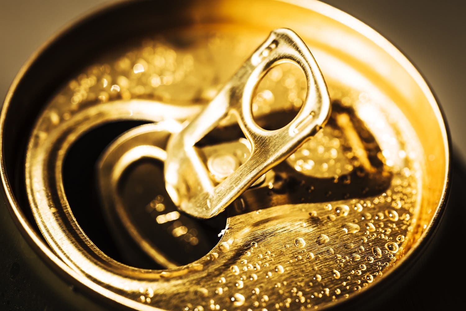With links to heart disease, and with a huge variety of choices of beverages available in supermarkets and restaurants, the lifestyle choice to cut sugary drinks out of our diets is an easy one. (Shutterstock)