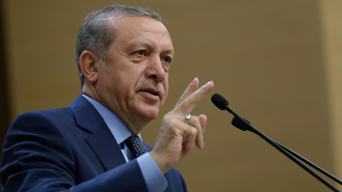 Turkish President Tayyip Erdogan makes a speech during his meeting with mukhtars at the Presidential Palace in Ankara, Turkey, September 29, 2016. (Reuters)