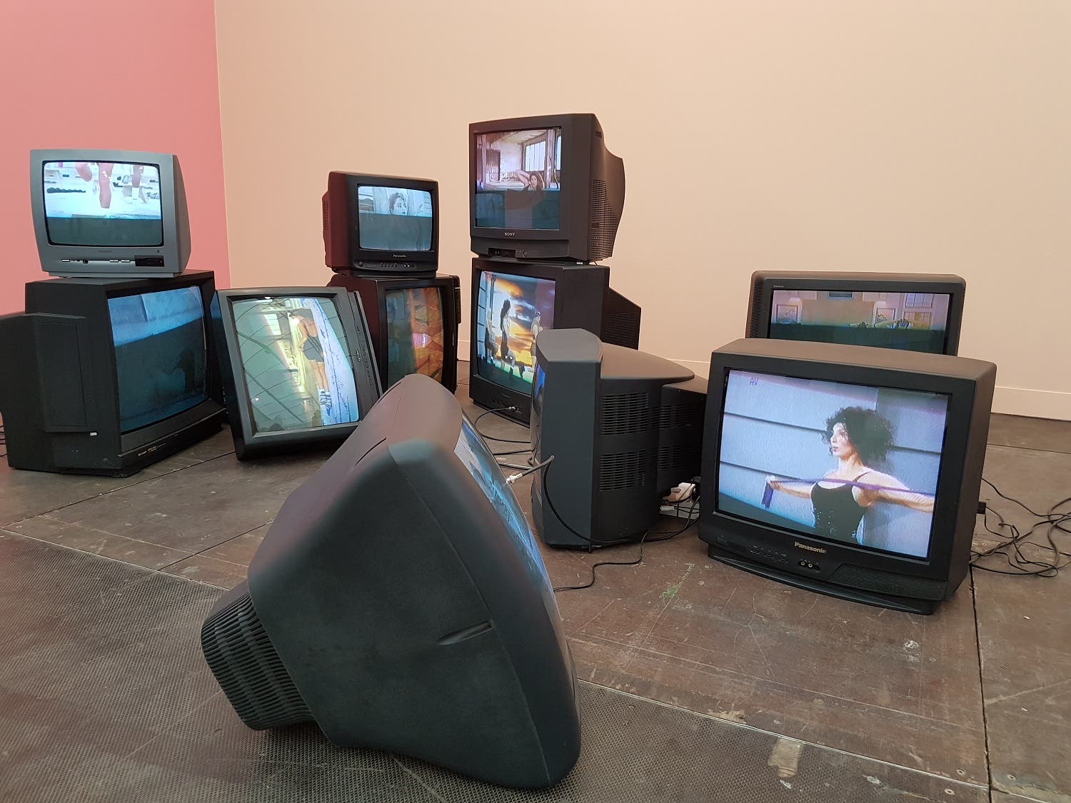 Untitled (O) (2008) by Sylvie Fleury at the Mehdi Chouakri gallery booth. (Saffiya Ansari/ Al Arabiya English)