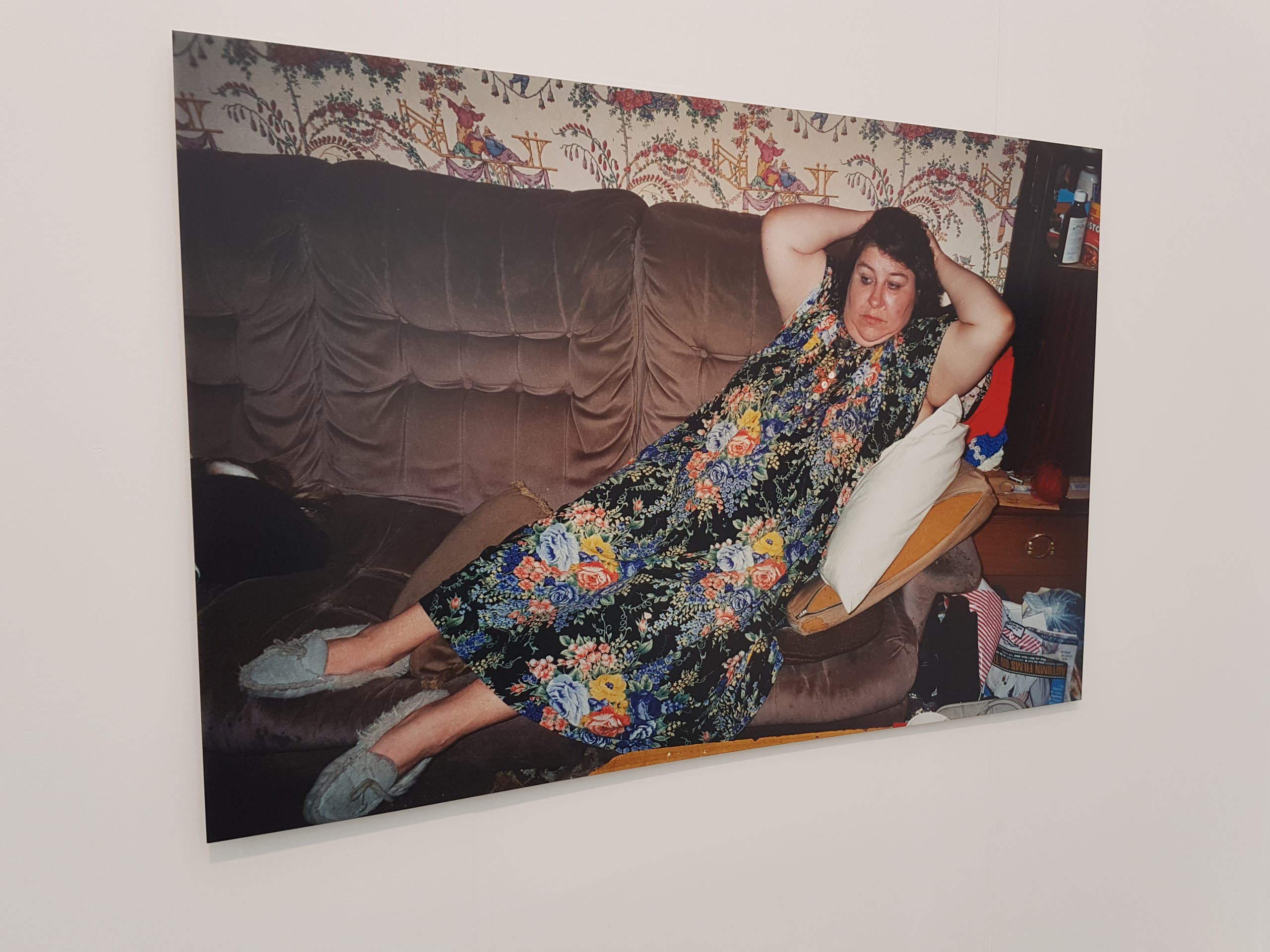 A photo from the “Ray’s a Laugh” series (1996) by Richard Billingham at the Anthony Reynolds Gallery booth. (Saffiya Ansari/ Al Arabiya English)