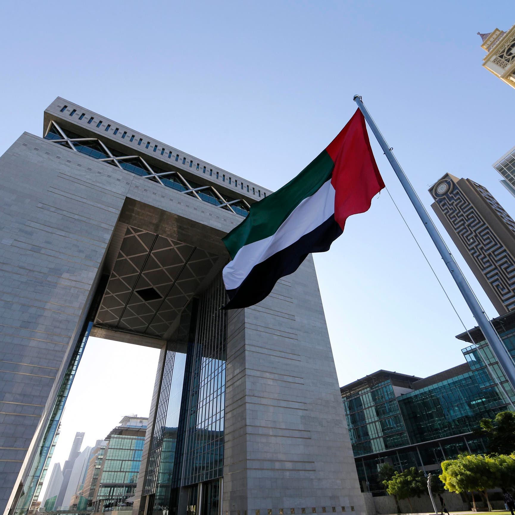 الإمارات: حزمة دعم لقطاعات التجزئة والفنادق والمصانع