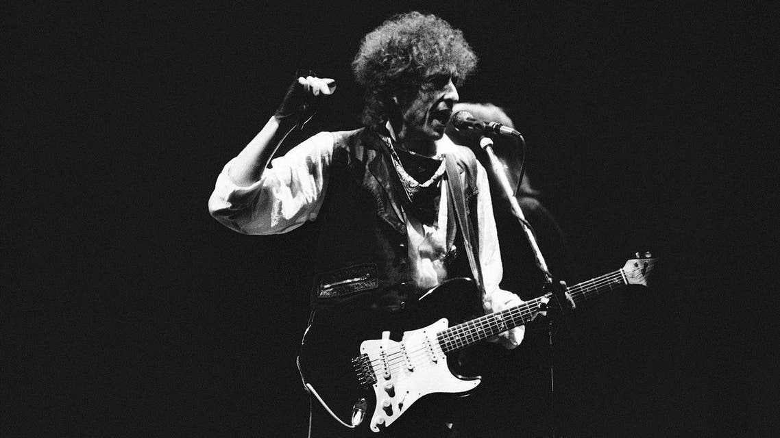 Bob Dylan opened his “True Confessions Tour” in the San Diego Sports Arena on Monday, June 10, 1986. (AP)