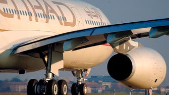 أبوظبي تنقل ملكية الاتحاد للطيران إلى شركة القابضة