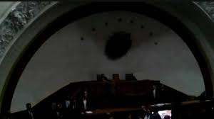 جلسة برلمانية بالظلام