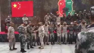بالفيديو.. صينيون يرقصون على أنغام الشيلة!