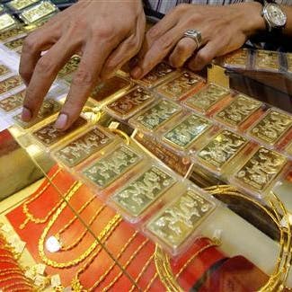 "كورونا" يضرب سوق الذهب بهذه الدول رغم الصعود الصاروخي
