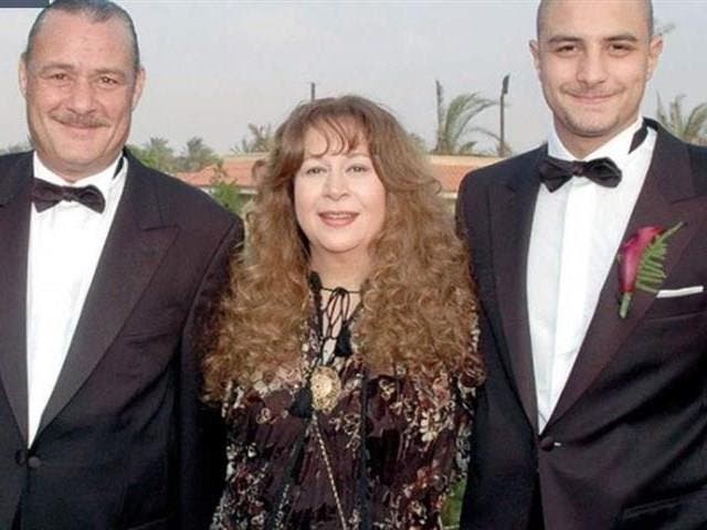 أحمد الفيشاوي ووالدته سمية الألفي ووالده فاروق الفيشاوي