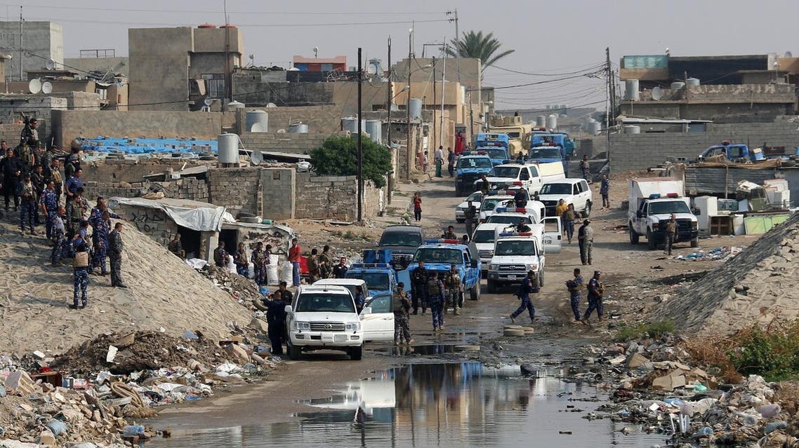Iraqi government forces patrol the area of Kirkuk for members of the Islamic State (IS) group on October 25, 2016. Seeking to draw attention away from the Mosul campaign, IS has launched attacks in the northern city Kirkuk and western town of Rutba in recent days. Marwan IBRAHIM / AFP