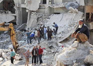 دمار بعد قصف استهدف إدلب - فرانس برس