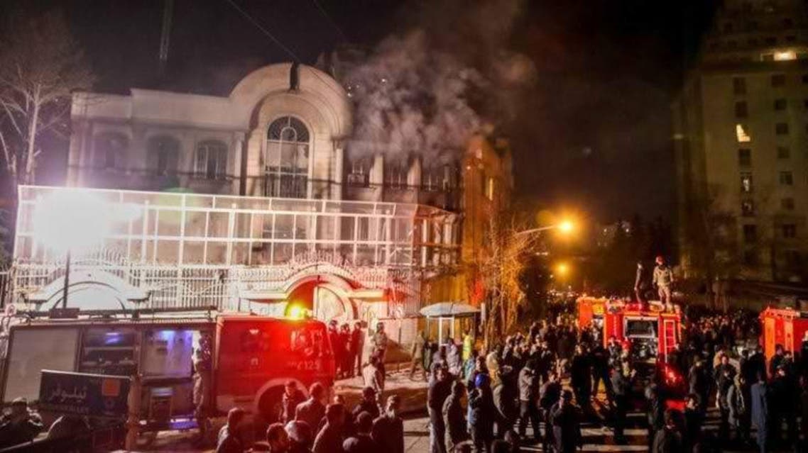صورة من اقتحام وحرق السفارة السعودية في طهران