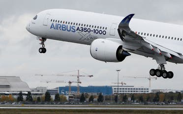 An Airbus A350-1000 takes off during its maiden flight event in Colomiers near Toulouse, Southwestern France, November 24, 2016. (Reuters)
