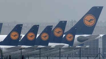 Airplanes of German airline Lufthansa are parked at the Franz-Josef-Strauss airport in Munich, southern Germany, on November 24, 2016. Pilots at German flagship carrier Lufthansa stayed away from work for a second straight day, forcing the airline to scrap 912 flights and grounding 115,000 more passengers. CHRISTOF STACHE / AFP