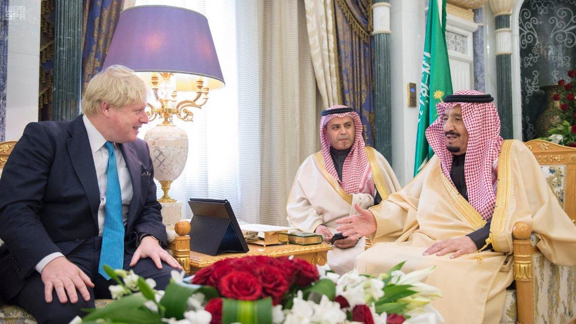 الملك سلمان ووزير الخارجية البريطاني