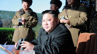 زعيم كوريا الشمالية خلال متابعة تدريبات عسكرية