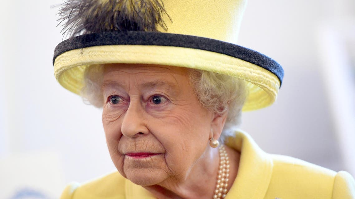 Queen Elizabeth II visits Goodenough College, the leading residential community for British and international postgraduate students studying in London, during a visit in London, Britain, December 1, 2016. REUTERS/Stuart C. Wilson/Pool