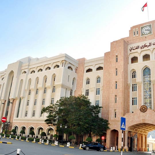 مصدران: سلطنة عمان تدبر قرضاً مؤقتاً بملياري دولار