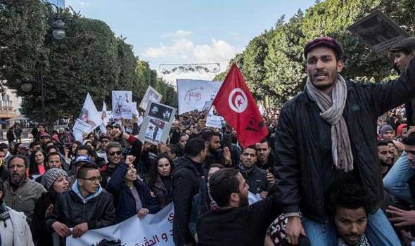 احتجاجات عشية الذكرى السادسة للثورة