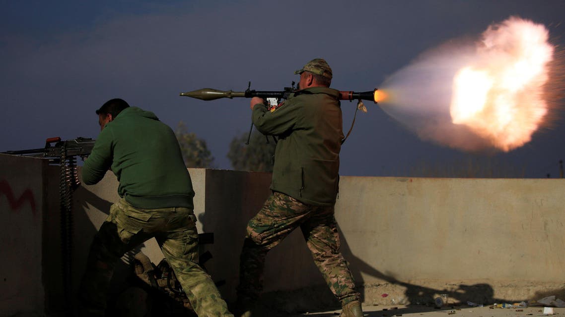 A member of Iraqi rapid response forces fires a rocket launcher during a battle with Islamic State militants in the district of Yarimja in southern Mosul, Iraq, January 18, 2017. REUTERS/Alaa Al-Marjani TPX IMAGES OF THE DAY