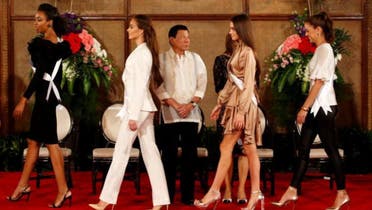  Philippine President Rodrigo Duterte looks at Miss Universe candidates at the presidential palace in Manila, Philippines January 23, 2017. (Reuters)