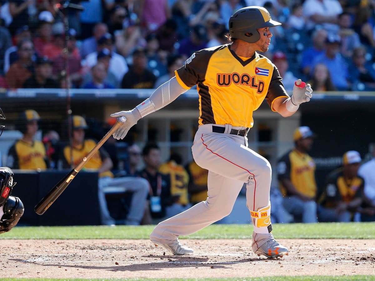 White Sox's Jose Abreu: I was close to trainer accused of smuggling