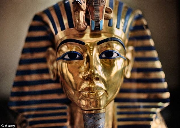 قناع الفرعون الذهبي توت عنخ آمون