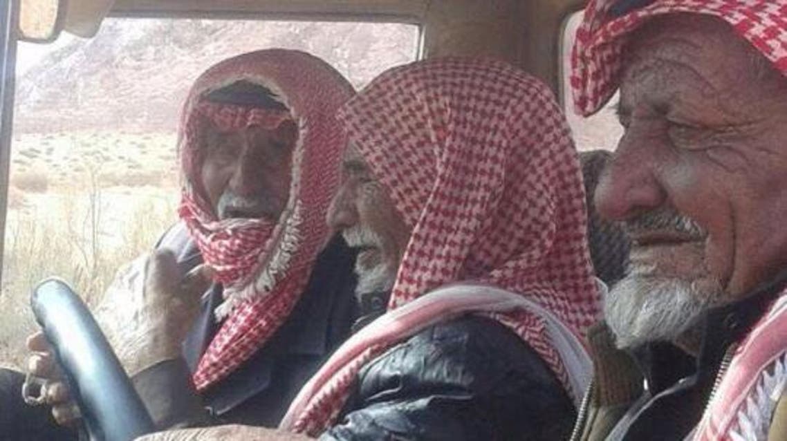 3 مسنين