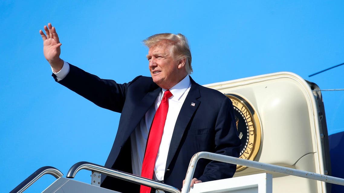 U.S. President Donald Trump waves as he steps from Air Force One upon his arrival in West Palm Beach, Florida, U.S., February 17, 2017. (Reuters)