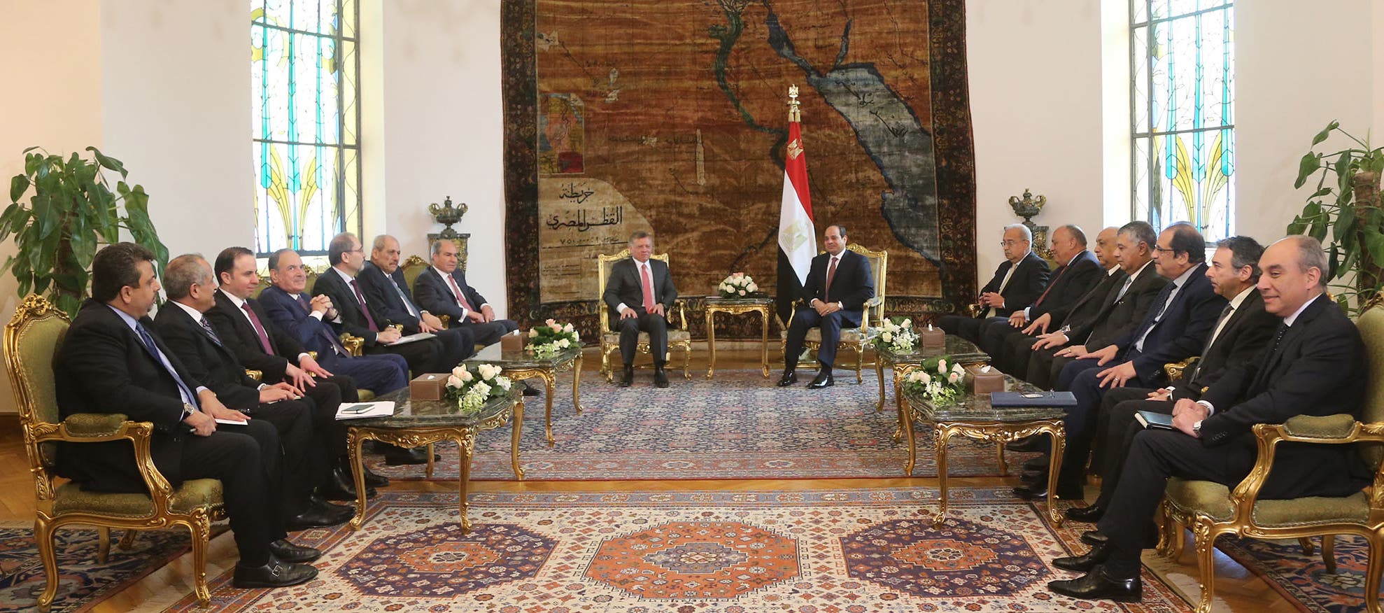 جلسة مباحثات موسعة