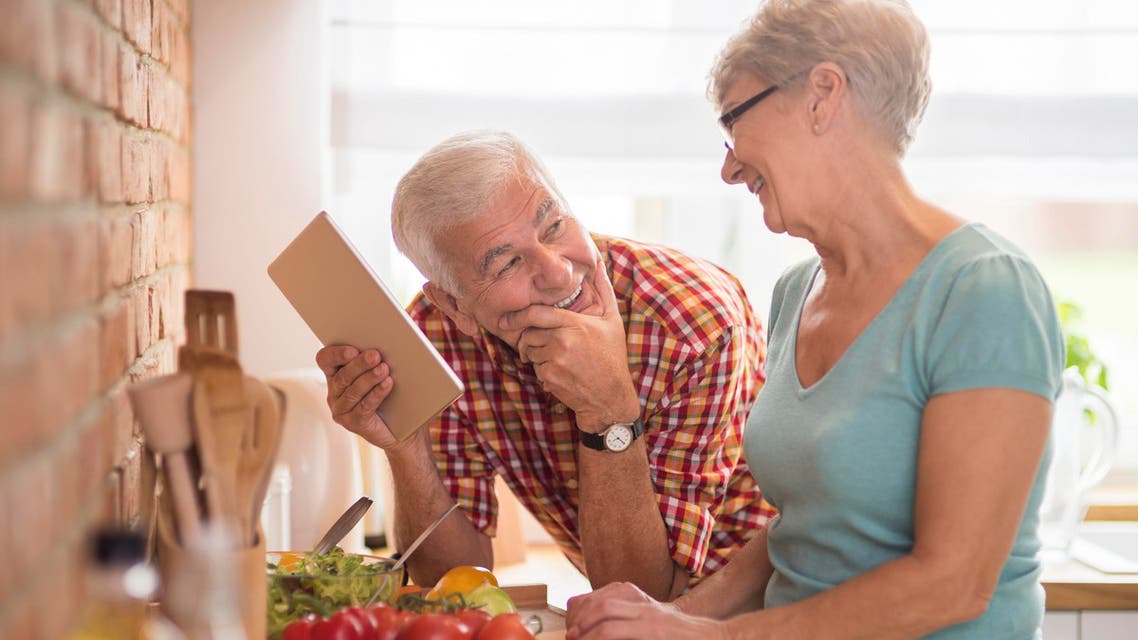 TENSION MARRIAGE WEDDING DIVORCE RELATIONSHIP RELATION HAPPINESS HAPPY OLD SENIOR ELDERLY