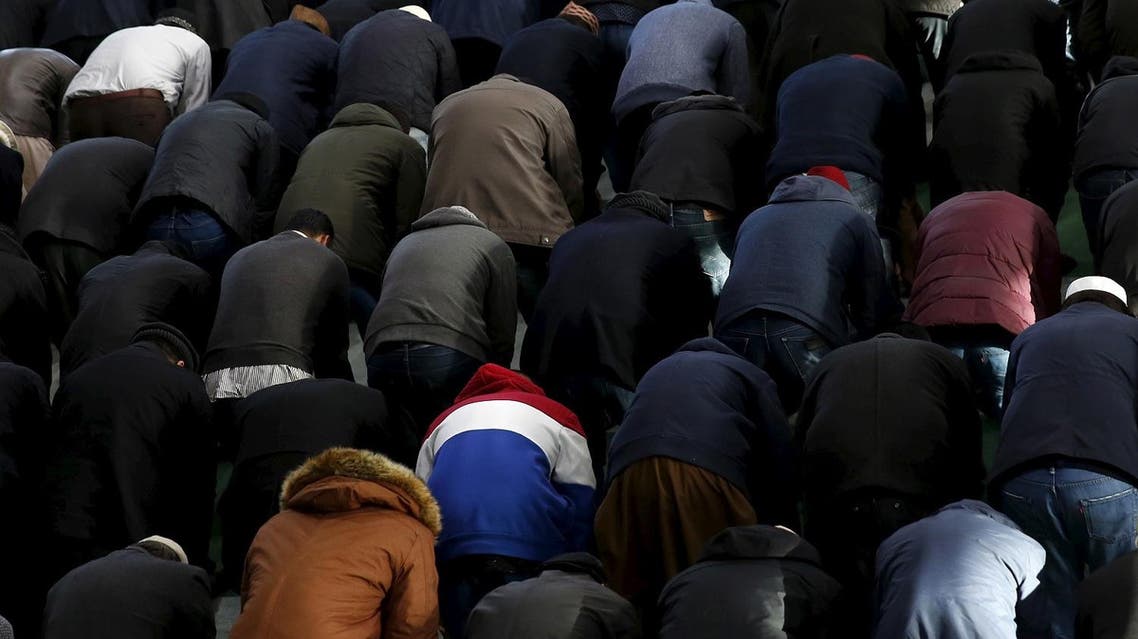 Members of the Muslim community attend Friday prayer at a mosque in the UK (File Photo: Reuters/Stefan Wermuth)