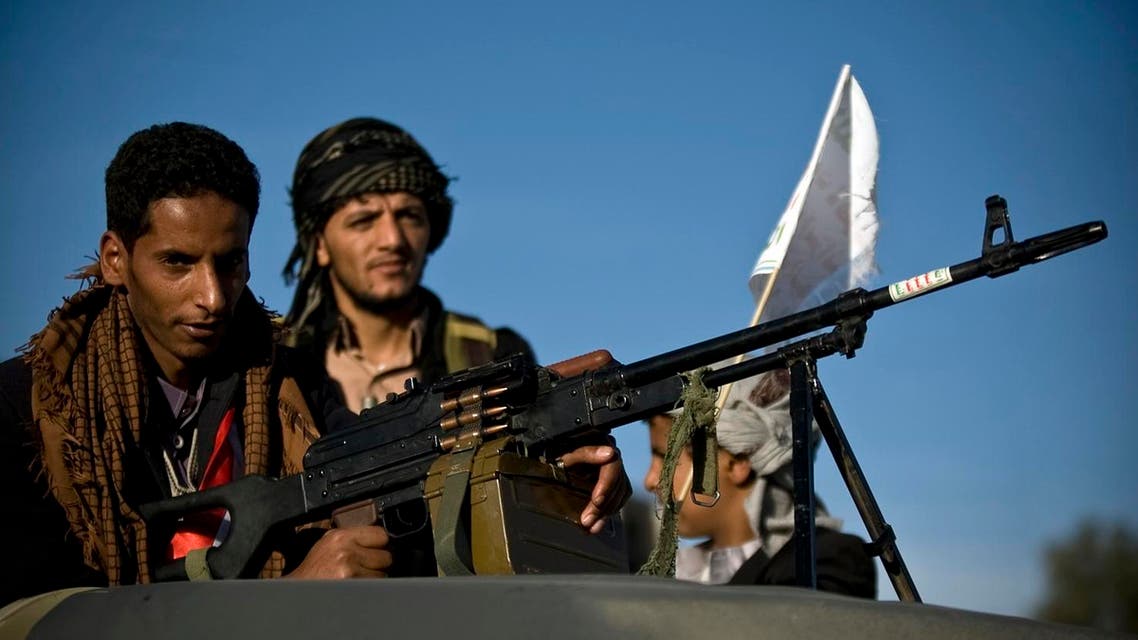 In what appears to be a new violation of laws and international treaties, Houthi militias refused to allow the UN sanctions team from entering the Yemeni capital of Sanaa and all areas under its control. During a meeting with Yemeni Prime Minister Ahmed bin Daghr in Aden, UN sanctions team coordinator Ahmed Himmich said in a statement that the delegation seeks to take a stand on the violations that directly affect civilians and brief the UN. Meanwhile, 14 civilians were killed and injured in a raid carried out by Houthi militias and militias allied to ousted President Ali Abdullah Saleh, which targeted civilian neighborhoods in the center of Taiz City. Violent clashes took place between government forces and the rebels in the north-east fronts of Taiz, as a result of a violent attack that rebels launched against army and resistant sites east of the city.