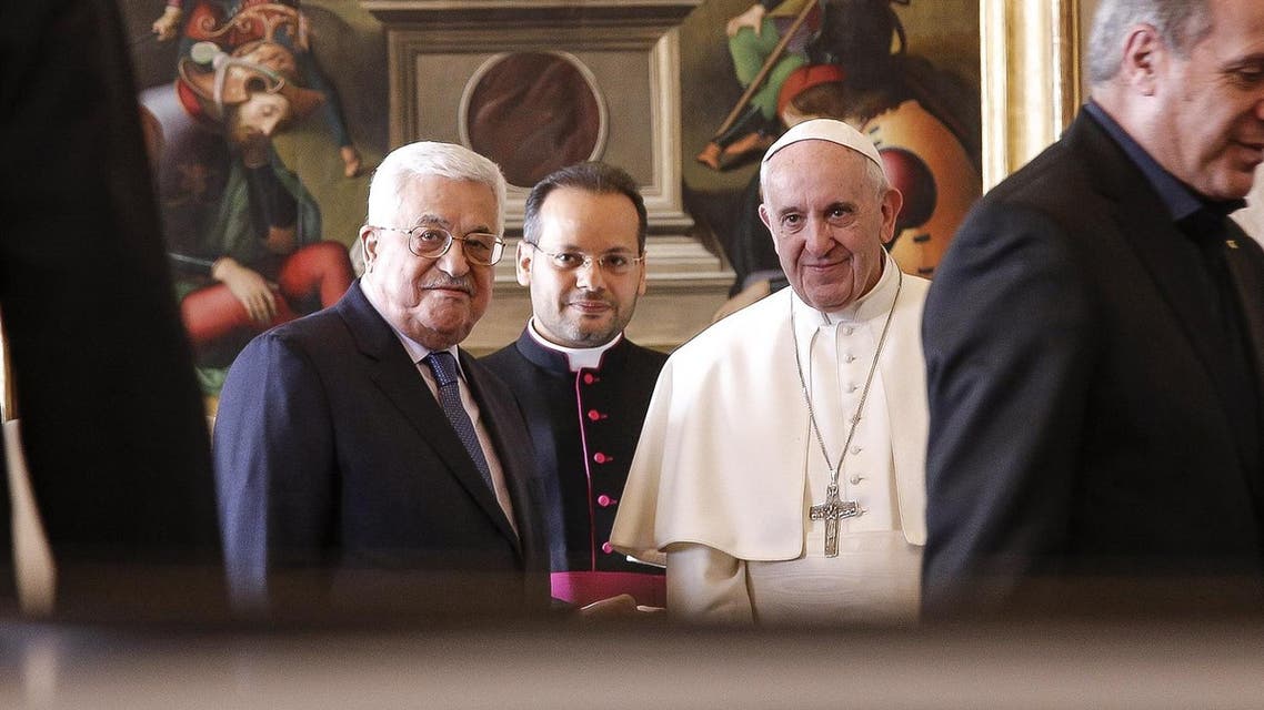 Pope Francis meets with Palestinian President Mahmoud Abbas during a private audience at the Vatican, Jan. 14, 2017. (File Photo: AP)