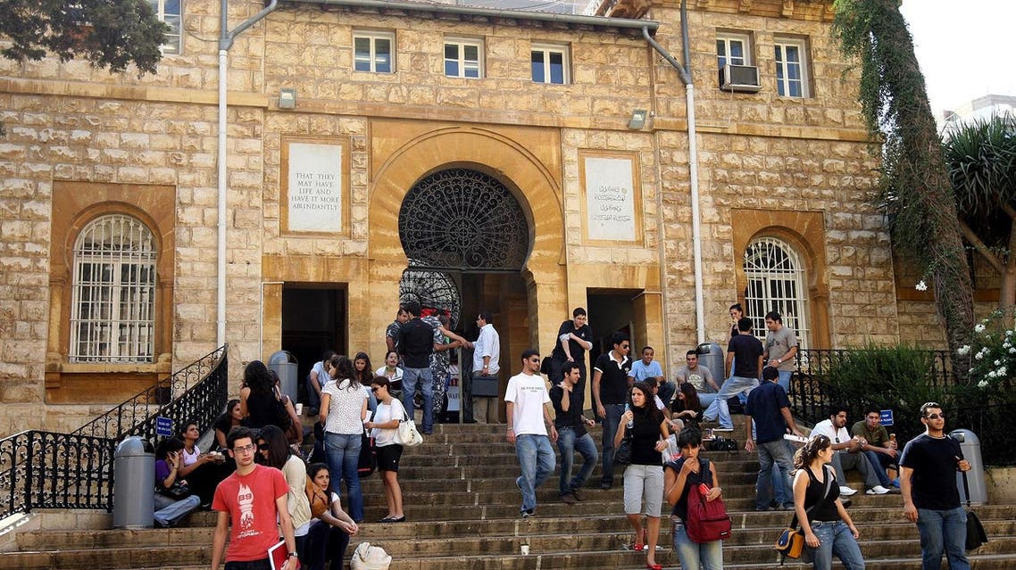 Lebanese students of the American University in Beirut (AUB) gather on the steps of their university campus, 25 October 2007. Many students wish Lebanon's politicians would stop feuding over the future president, sparing them the nightmare scenario of fellow countrymen taking up arms against each other. A parliament meeting this week was postponed again so that the MPs have more time to agree on consensus candidate for the president, who is traditionally a Maronite Christian. AFP