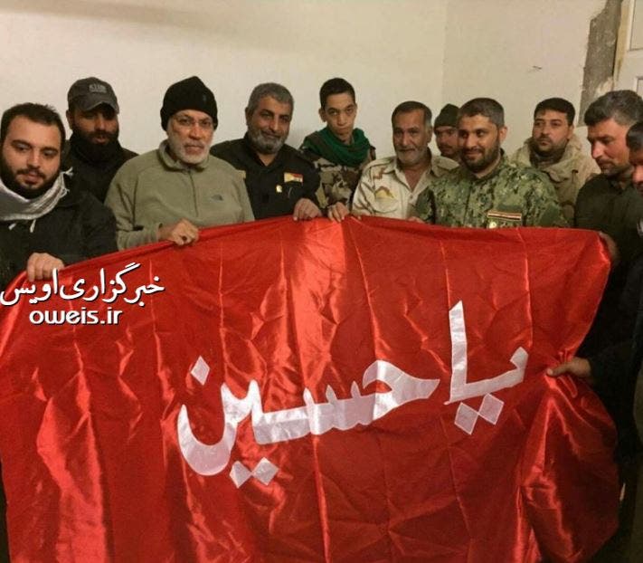 المهندس مع عناصر من ميليشيات الحشد الشعبي