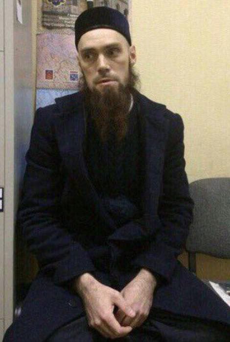 الشخص الملتحي الذي سلم نفسه للشرطة