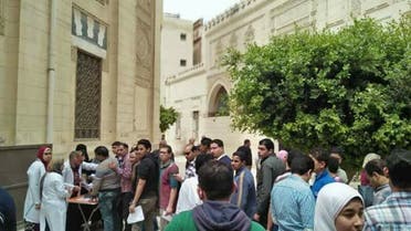 Muslim Egyptians donate blood for church blast victims