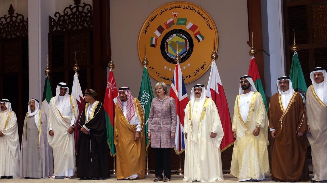 Theresa May poses with GCC leaders on December 7, 2016, during GCC summit in the Bahraini capital Manama. (AFP)