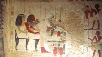 لماذا يتناول المصريون الفسيخ والبيض في شم النسيم؟