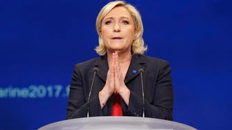 Poll suggests Le Pen loses ground to Macron in French election race